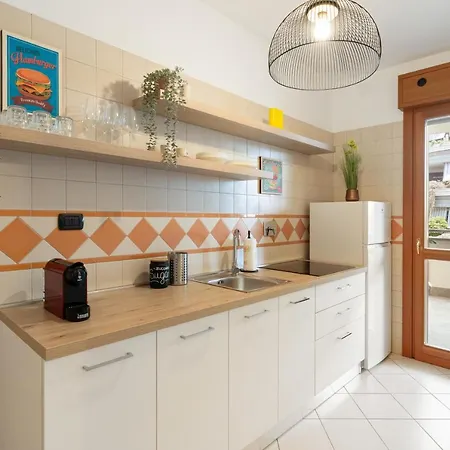 Amsterdam Design + Posto Auto روما