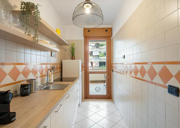 Amsterdam Design + Posto Auto Apartment